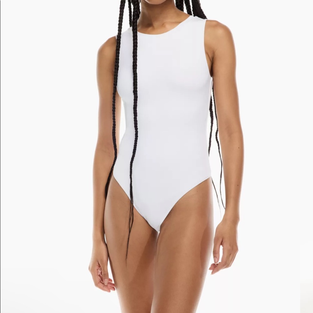 Aritzia Babaton Contour Muscle Bodysuit